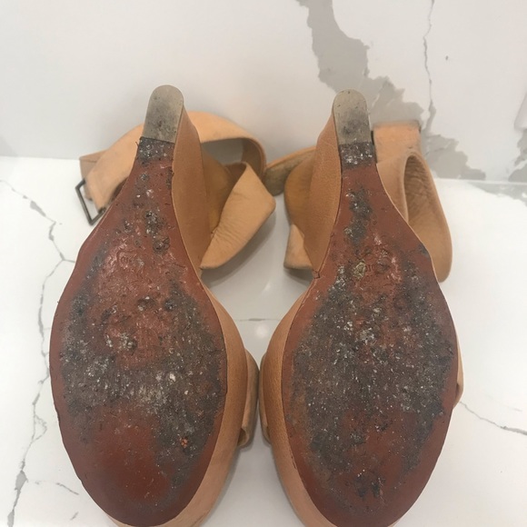 Lam in beige wedges - Picture 3 of 3